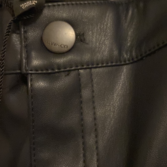 Pants - Picture 4 of 10